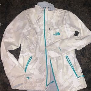 White camo windwall north face